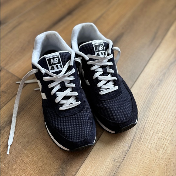 Women’s Retro New Balance Classic Sneakers, Navy and White Size 10 - Picture 4 of 8